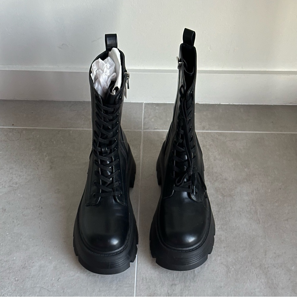 Black Lace-Up Women's Boots